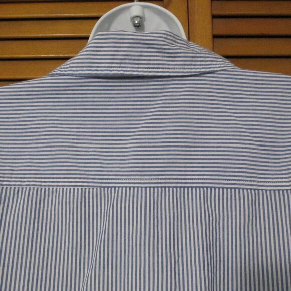 Karen Scott top chambray stripe with floral embroidery button down blouse size L - Picture 8 of 8